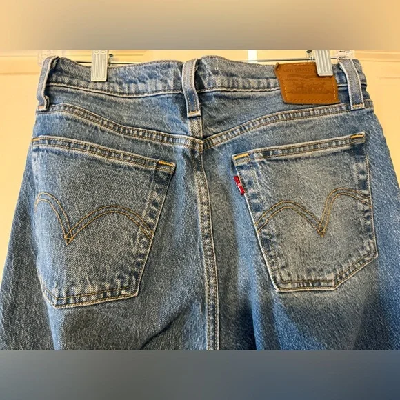 Levi’s Wedgie High Waist Straight Leg Jeans - Picture 6 of 7